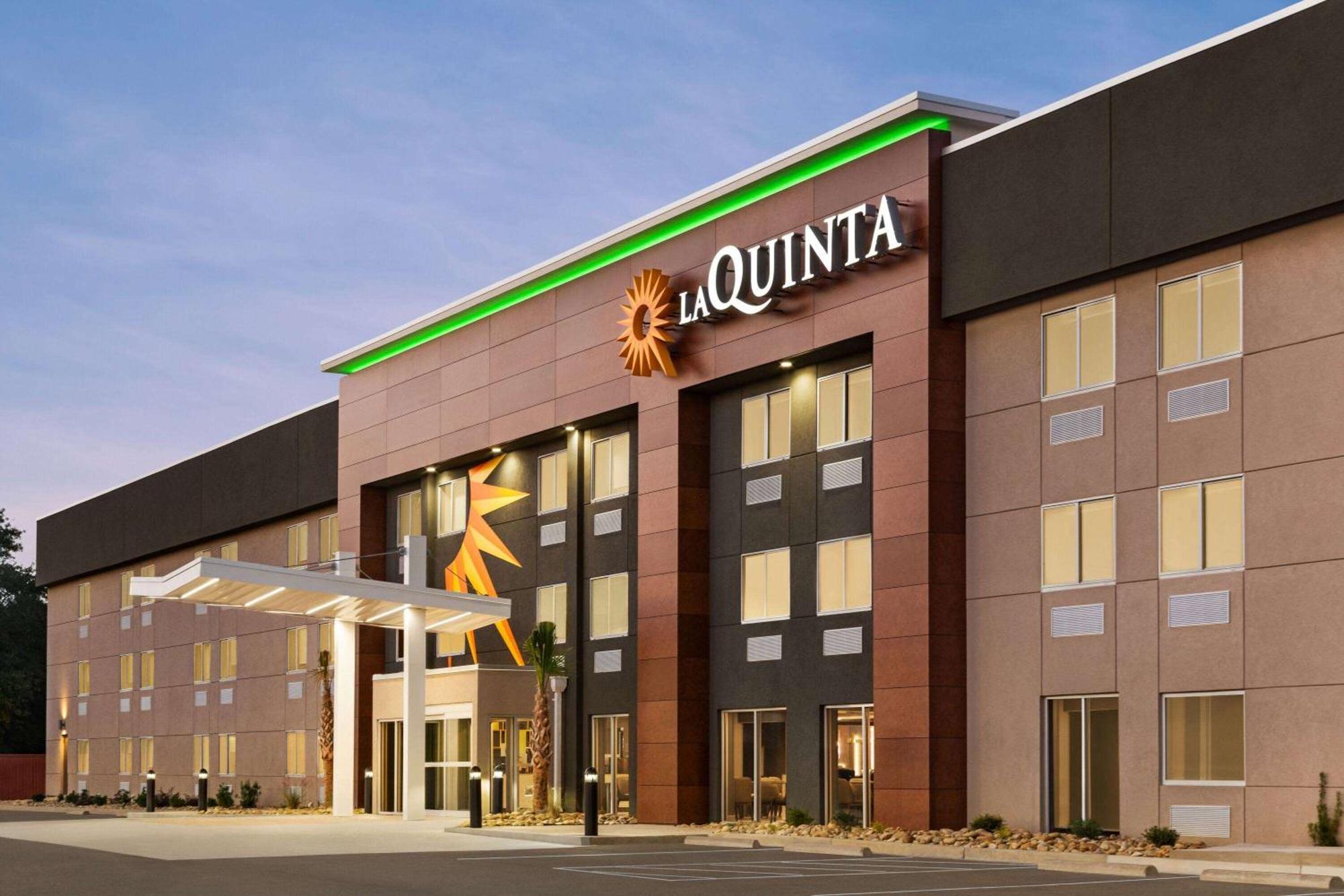 La Quinta Inn By Wyndham Columbia Ne Fort Jackson Exterior foto