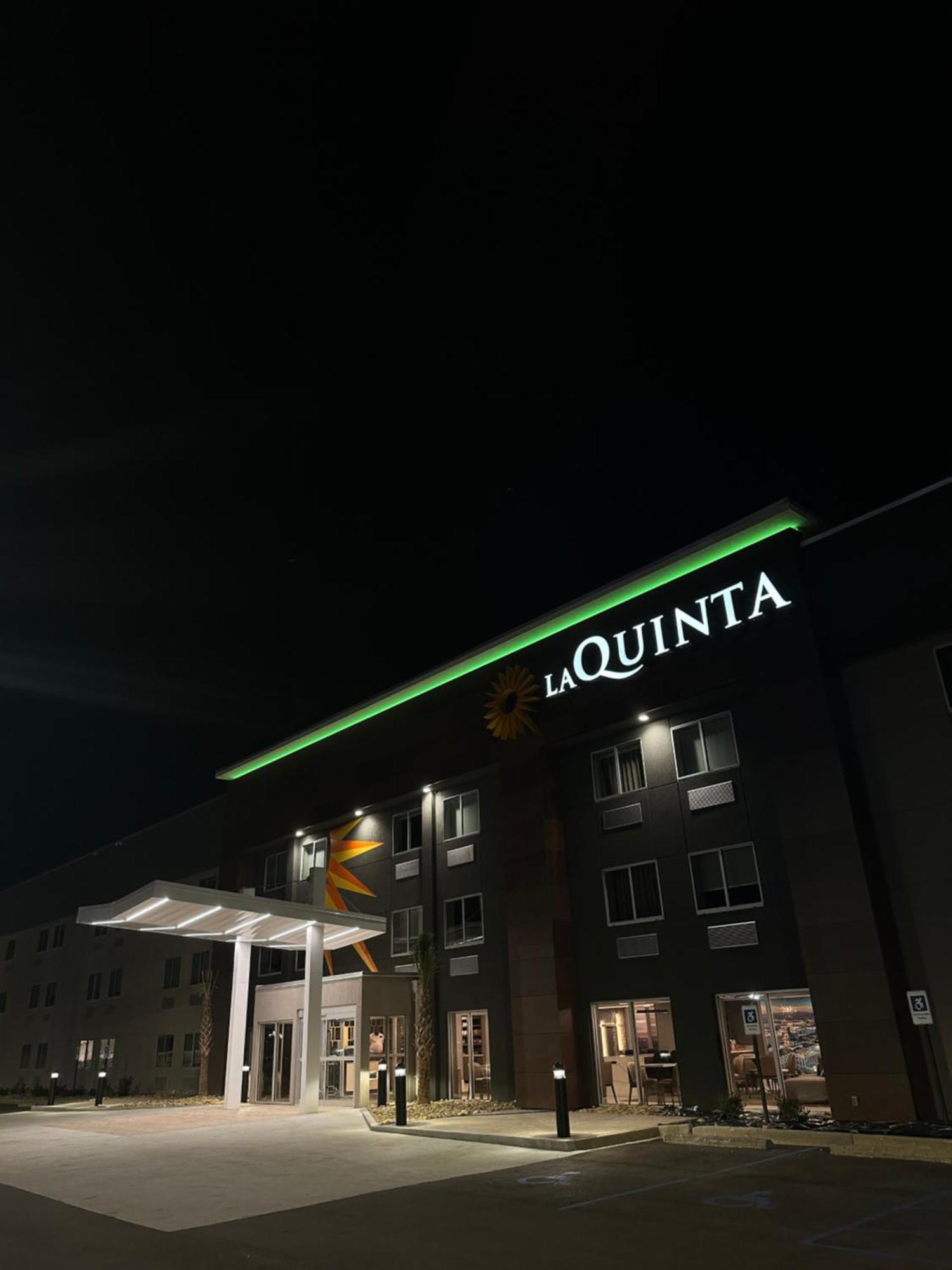 La Quinta Inn By Wyndham Columbia Ne Fort Jackson Exterior foto