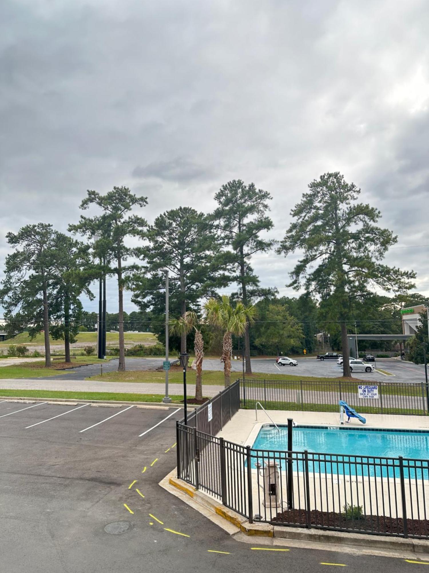 La Quinta Inn By Wyndham Columbia Ne Fort Jackson Exterior foto